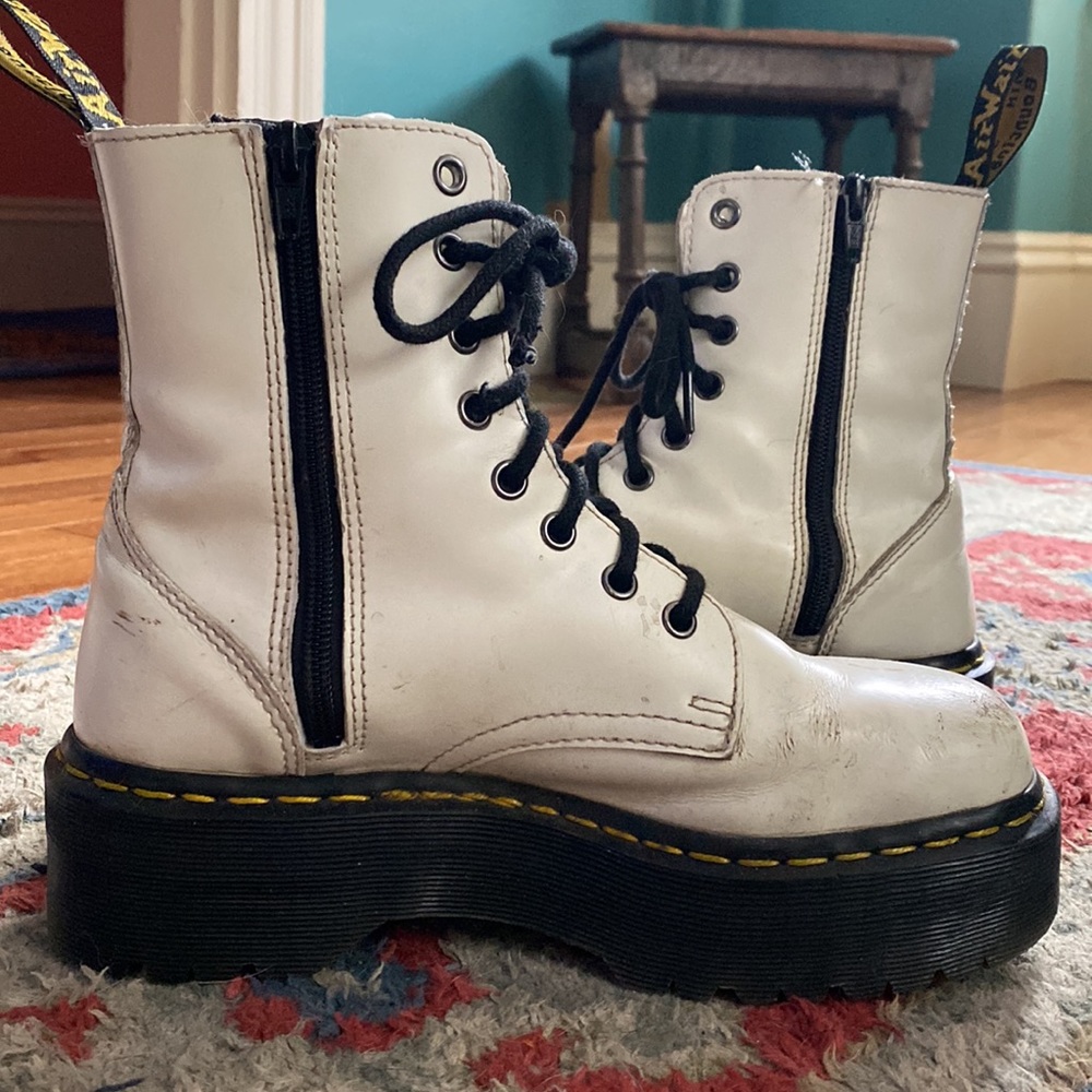 Dr. Martens Aw004 Jadon Smooth Leather Platform Unisex L8/M7